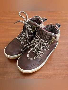Us Sports - high top boots sz11 toddler